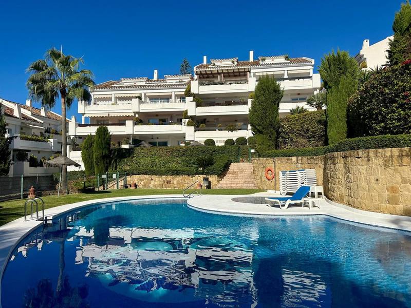 Middle Floor Apartment in Nueva Andalucía