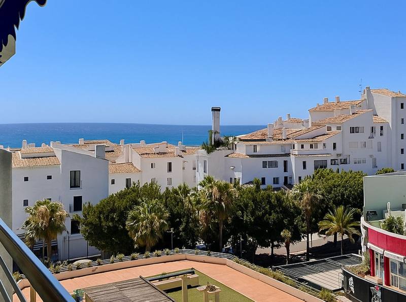 Middle Floor Apartment in Puerto Banús