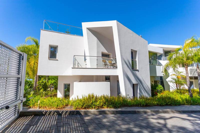 Semi-Detached House in The Golden Mile