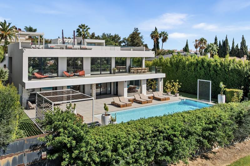 Detached Villa in Nueva Andalucía