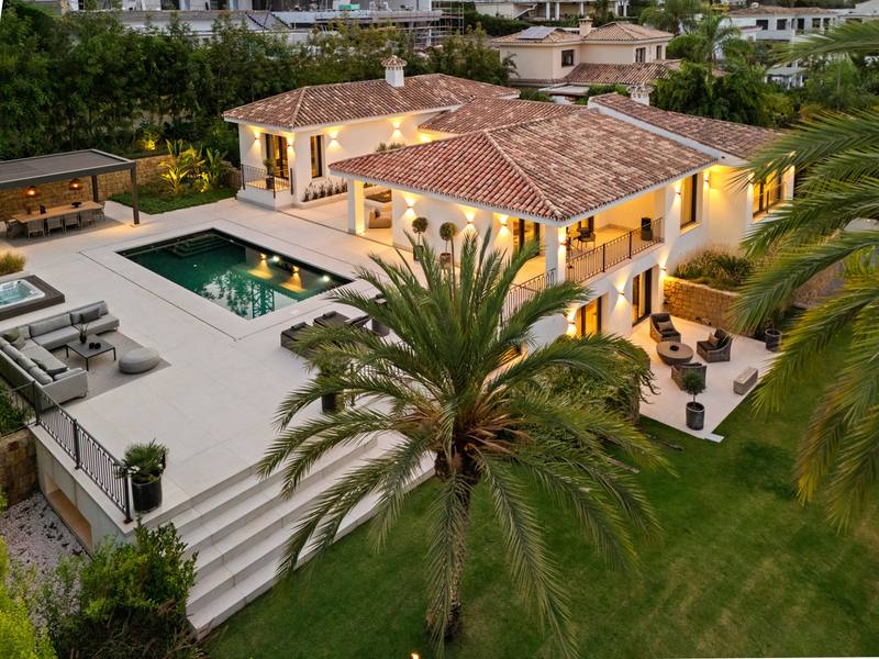 Detached Villa in Nueva Andalucía