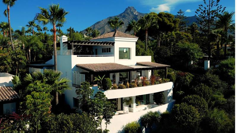 Semi-Detached House in The Golden Mile