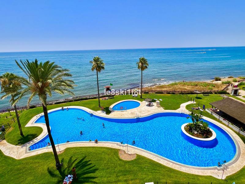 Middle Floor Apartment in Calahonda
