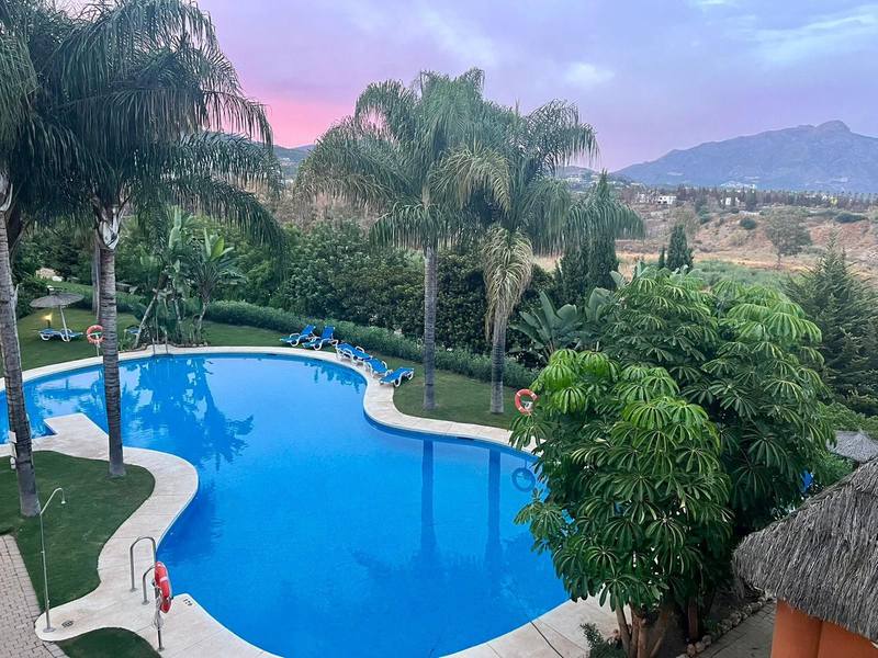 Middle Floor Apartment in Benahavís