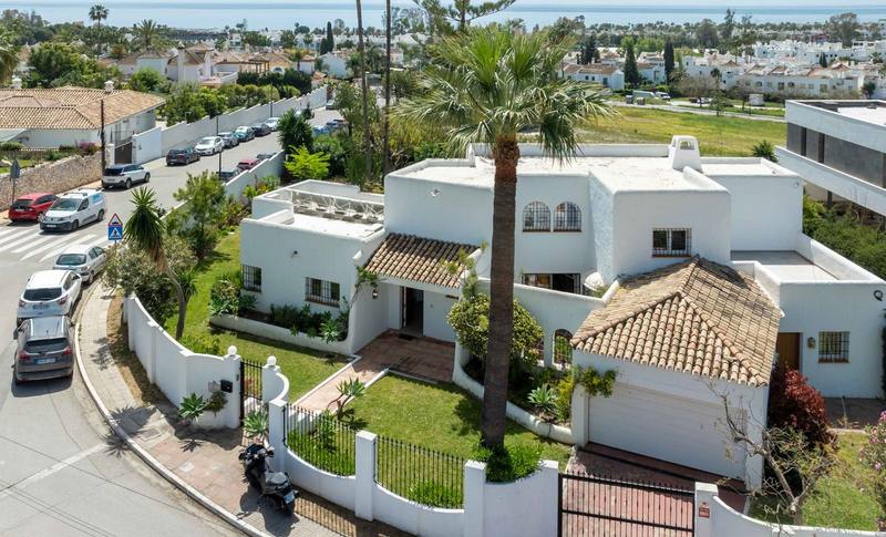 Detached Villa in Bel Air