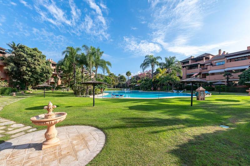 Middle Floor Apartment in Guadalmina Baja