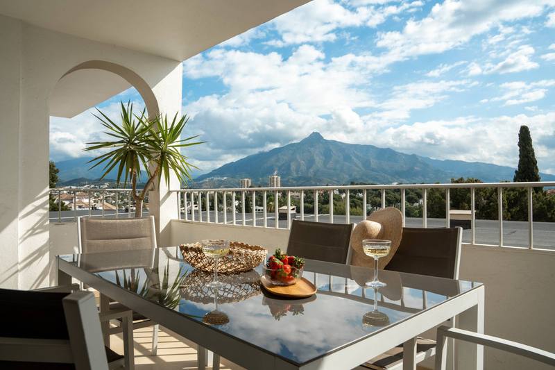 Middle Floor Apartment in Nueva Andalucía