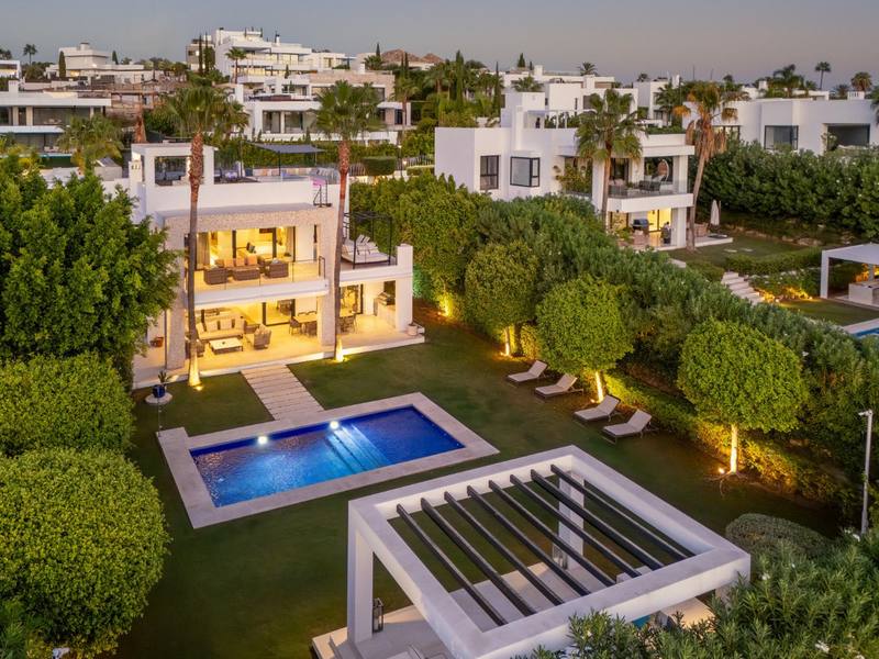Detached Villa in Nueva Andalucía