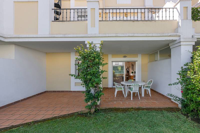 Ground Floor Apartment in Nueva Andalucía