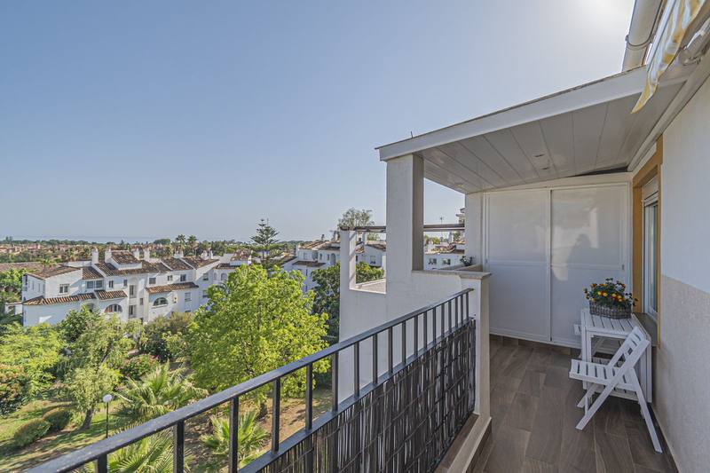 Top Floor Apartment in Diana Park