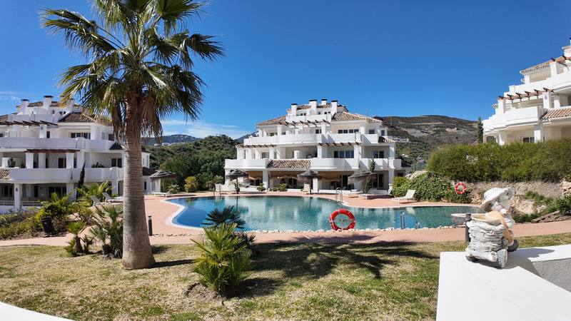 Middle Floor Apartment in Nueva Andalucía