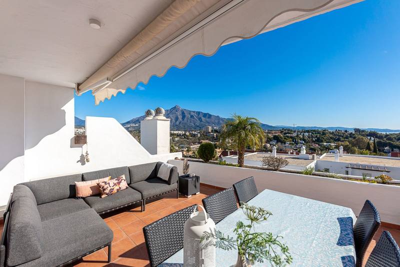 Middle Floor Apartment in Nueva Andalucía