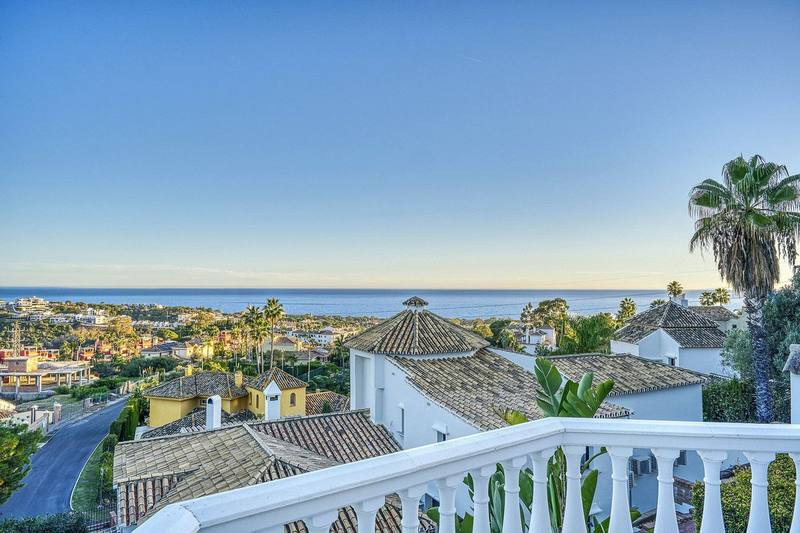 Detached Villa in Hacienda Las Chapas
