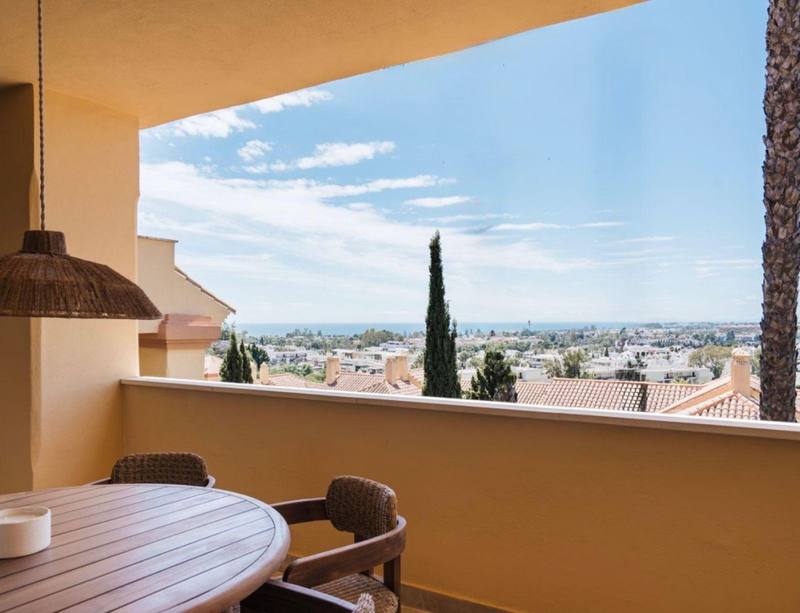 Middle Floor Apartment in Nueva Andalucía