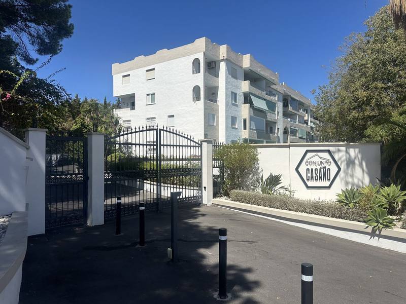 Middle Floor Apartment in Nueva Andalucía