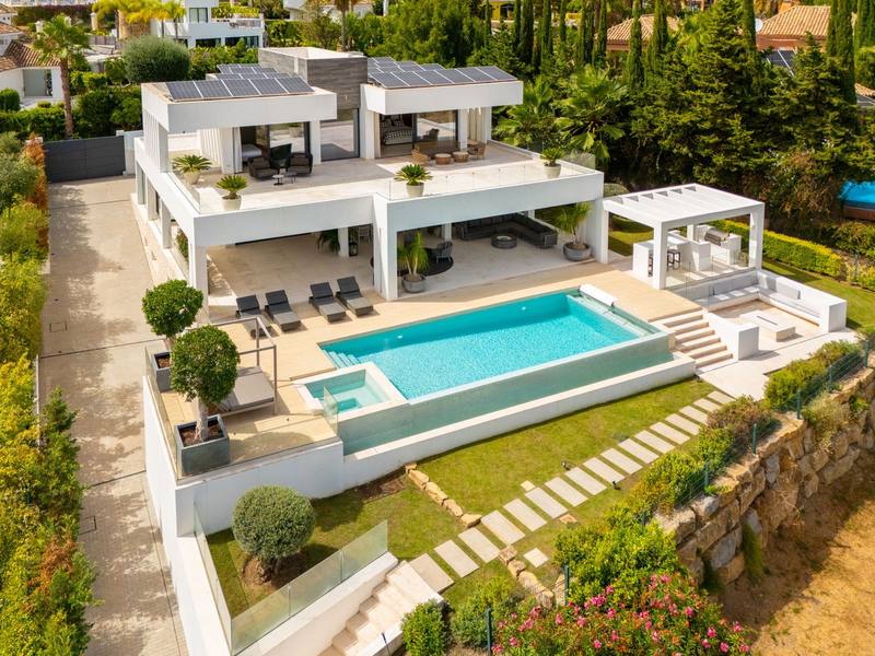 Detached Villa in Nueva Andalucía