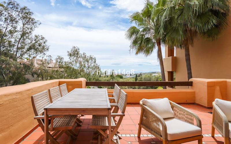 Middle Floor Apartment in Benahavís