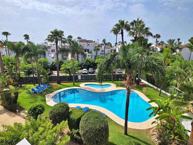 Middle Floor Apartment in Costalita