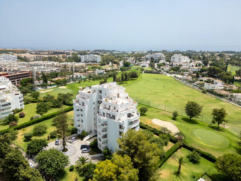 Middle Floor Apartment in Guadalmina Alta