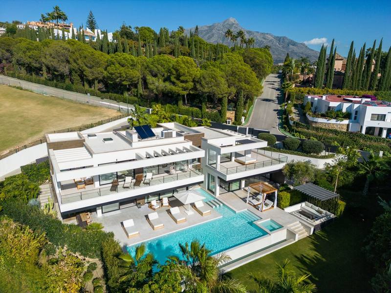 Detached Villa in Nueva Andalucía