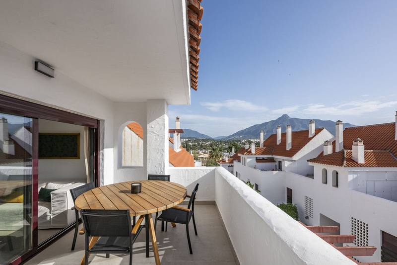 Middle Floor Apartment in Nueva Andalucía