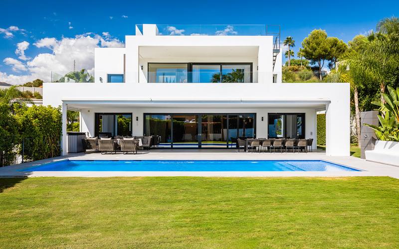 Detached Villa in Nueva Andalucía