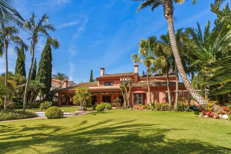 Detached Villa in Guadalmina Alta
