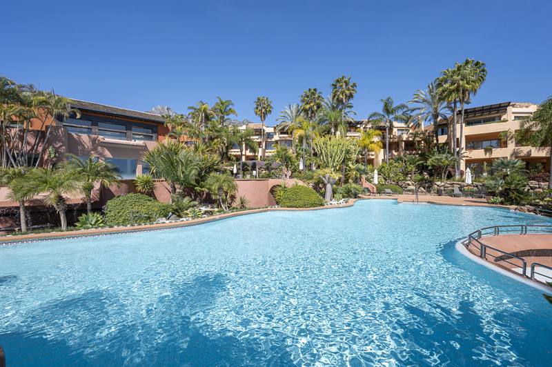 Middle Floor Apartment in The Golden Mile