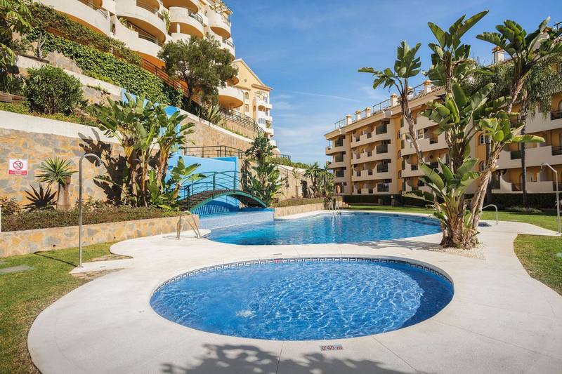 Middle Floor Apartment in Nueva Andalucía