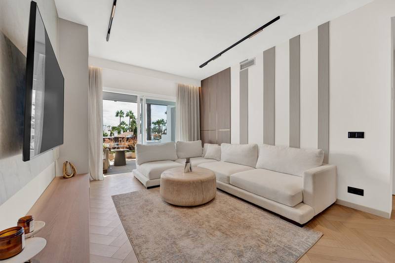 Middle Floor Apartment in Costalita