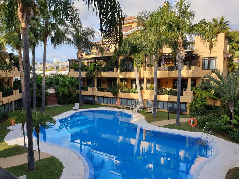 Middle Floor Apartment in Puerto Banús