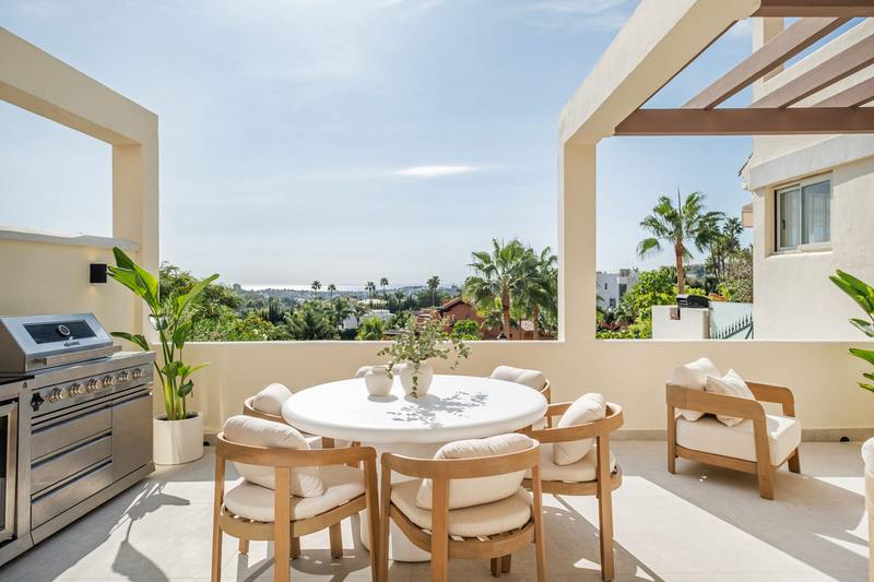 Middle Floor Apartment in Nueva Andalucía