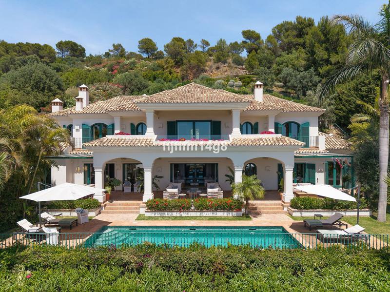 Detached Villa in The Golden Mile