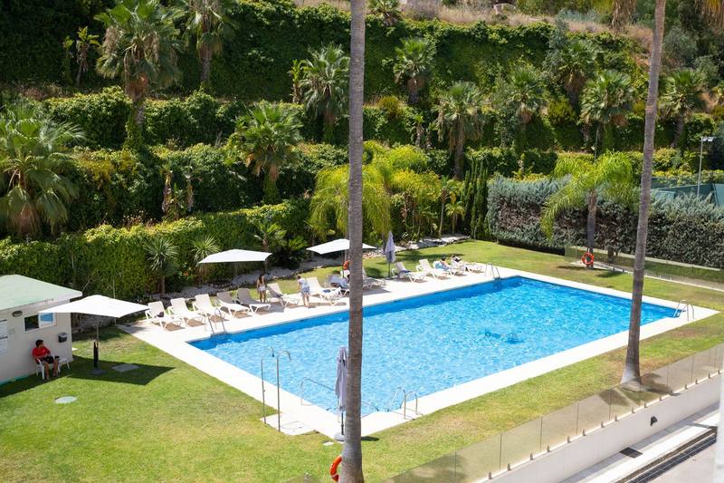 Middle Floor Apartment in Nueva Andalucía