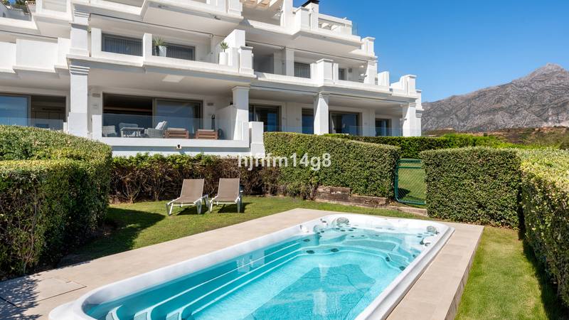 Middle Floor Apartment in Nueva Andalucía