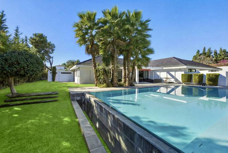 Detached Villa in Guadalmina Baja