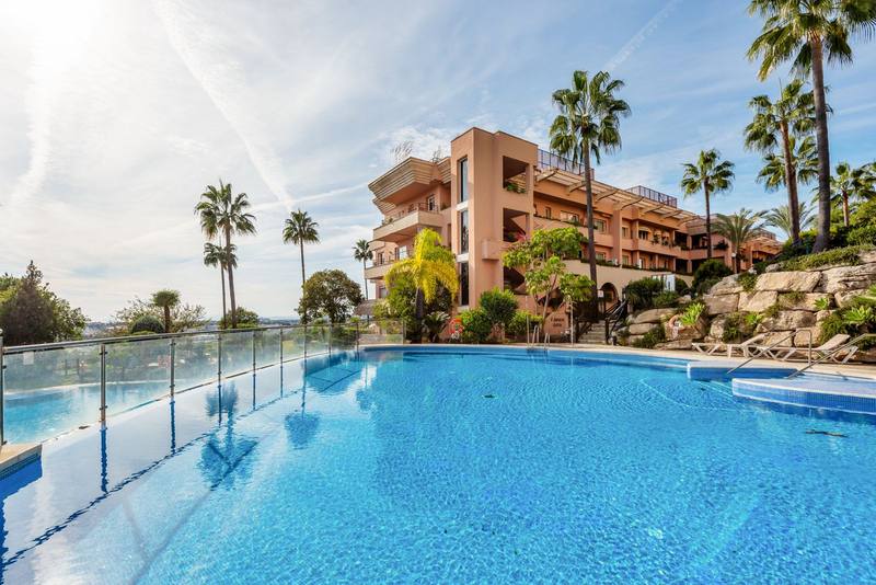 Middle Floor Apartment in Nueva Andalucía