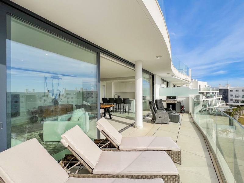 Middle Floor Apartment in Higueron