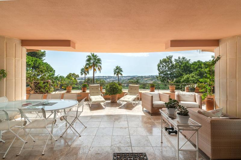 Middle Floor Apartment in Nueva Andalucía
