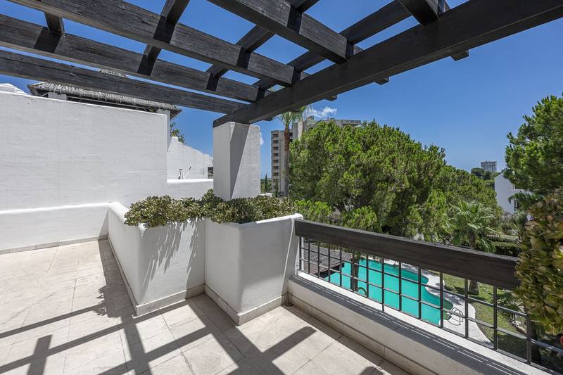 Top Floor Apartment in Río Real