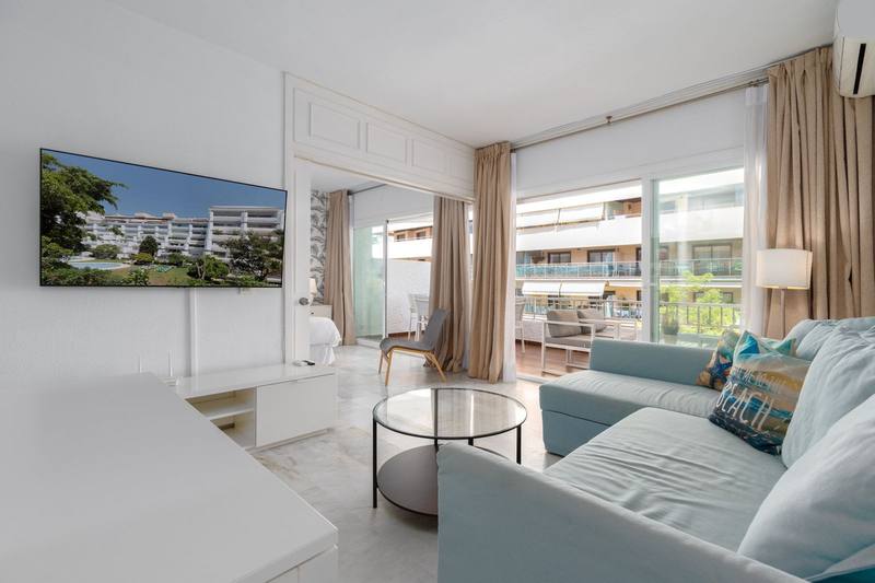 Middle Floor Apartment in The Golden Mile