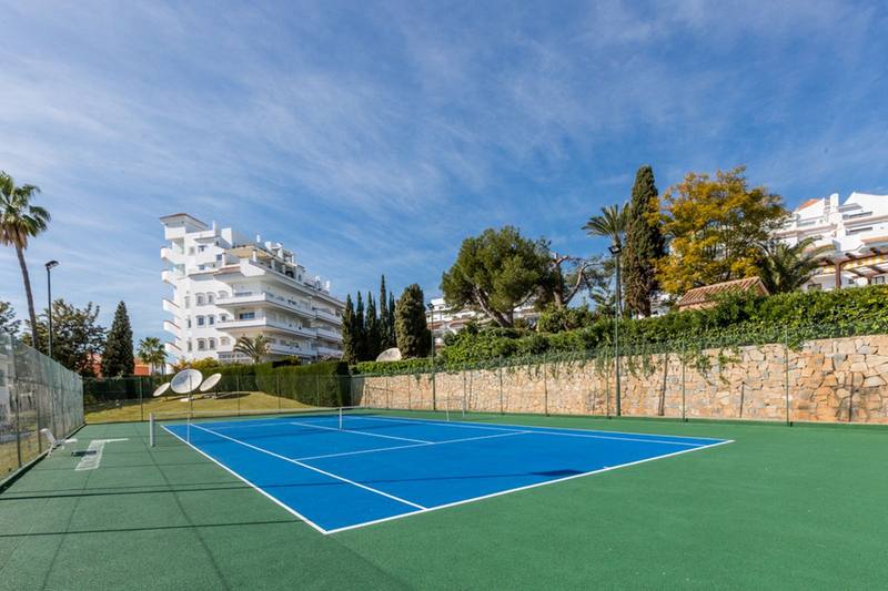 Top Floor Apartment in Puerto Banús