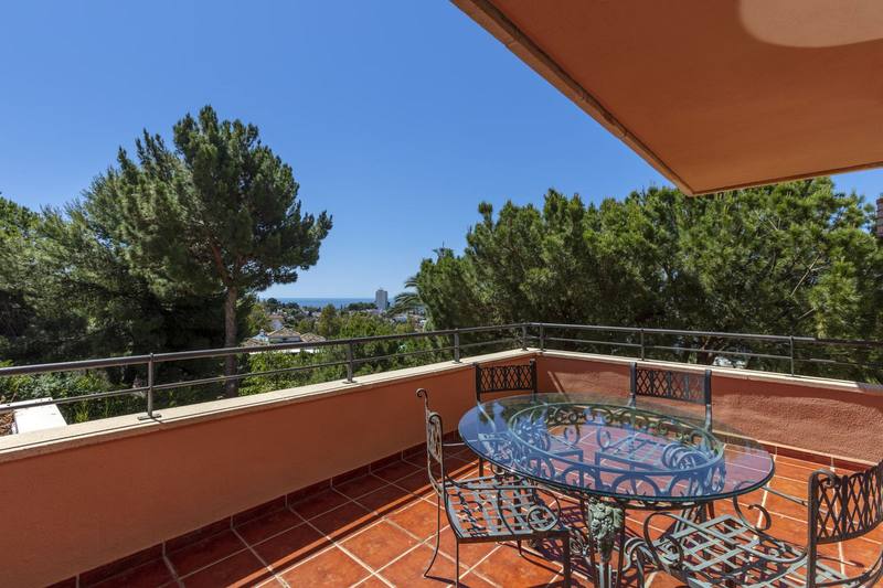 Middle Floor Apartment in Nueva Andalucía