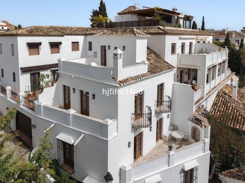 Townhouse in The Golden Mile