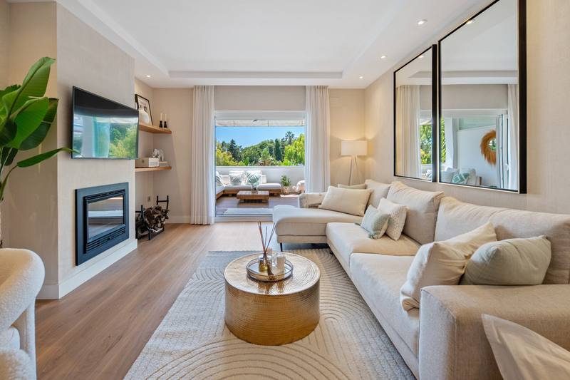 Middle Floor Apartment in The Golden Mile