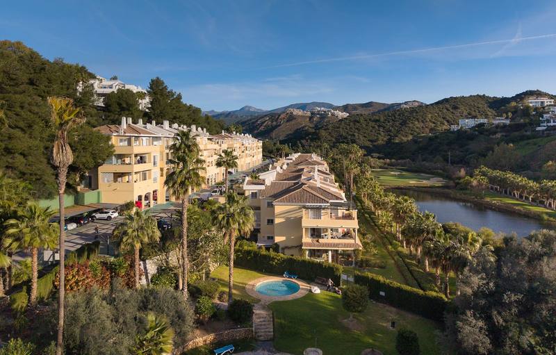 Middle Floor Apartment in Benahavís