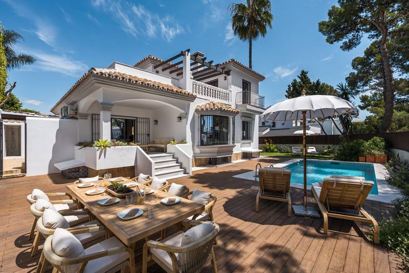 Detached Villa in Nueva Andalucía