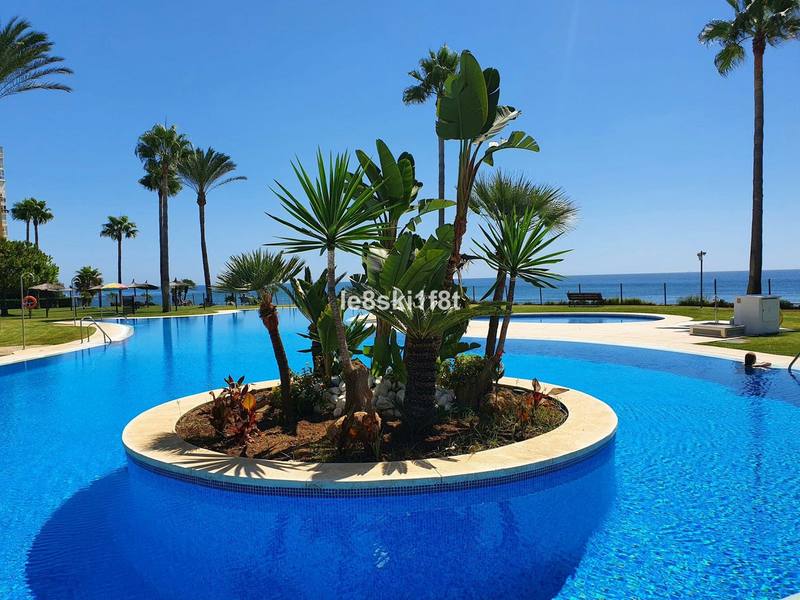 Middle Floor Apartment in Calahonda