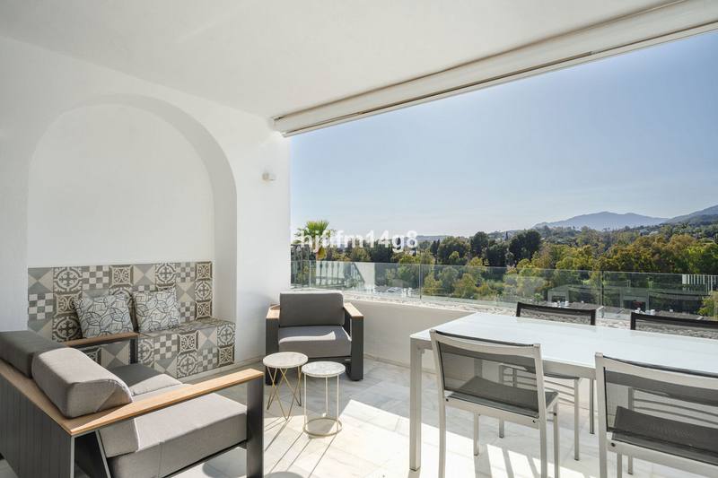 Middle Floor Apartment in Benahavís