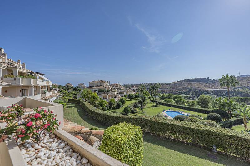 Middle Floor Apartment in Benahavís